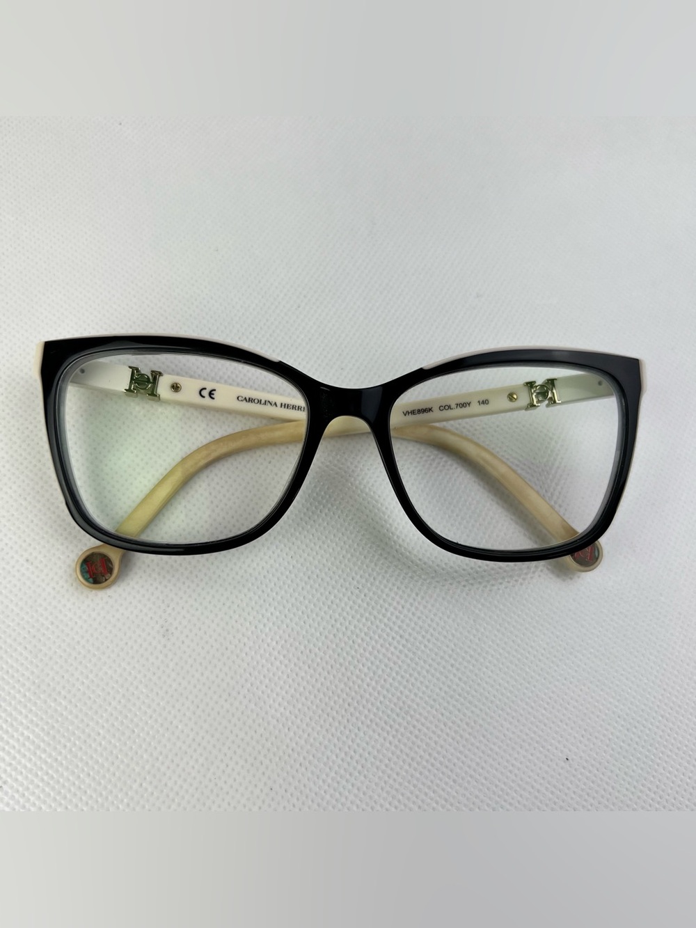 Carolina Herrera VHE896K COL.700Y NOS Black white Eyeglasses Frame 54-16-140 - Picture 3 of 9